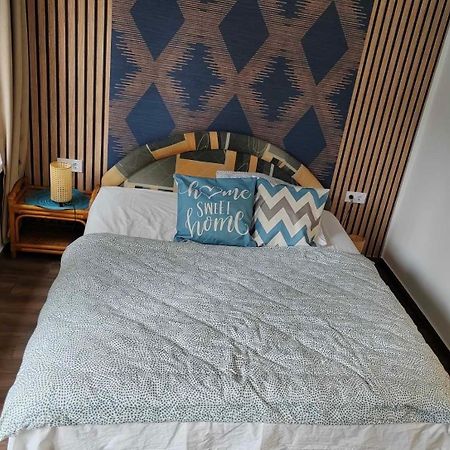2 Rooms Retro Guesthouse In A Silent Garden 韦切什 外观 照片